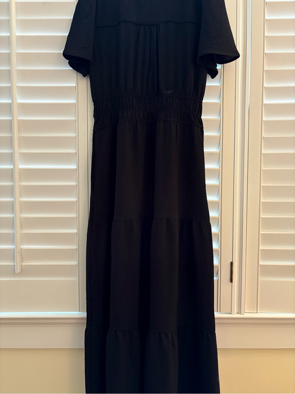 Black Short-Sleeve Tiered Maxi Dress - Very Long